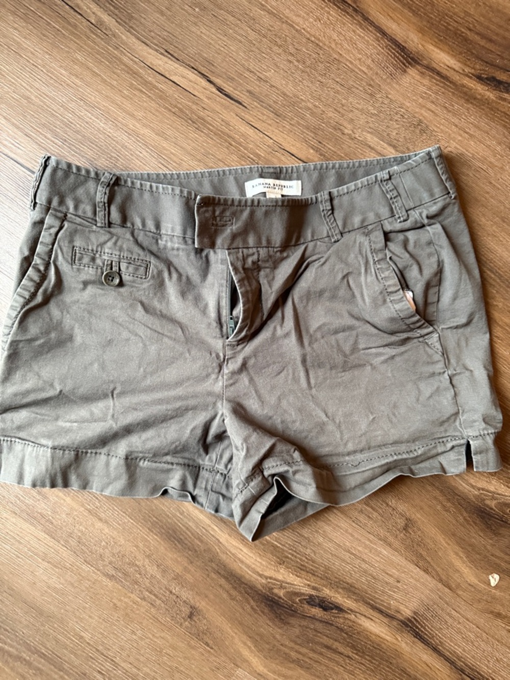 Banana Republic Olive Women’s Cotton Shorts